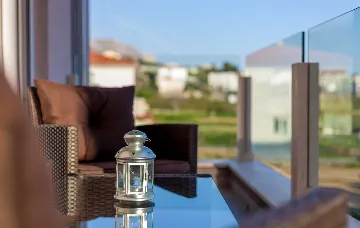 Podstrana Two-Bedroom Apartment for Up to 5