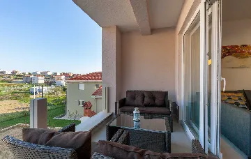 1-Bedroom Apartment for up to 3 Guests in Podstrana