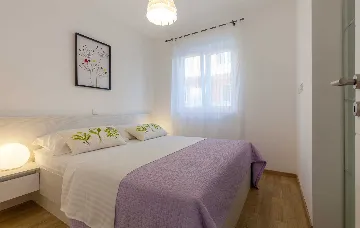 1-Bedroom Apartment for up to 3 Guests in Podstrana