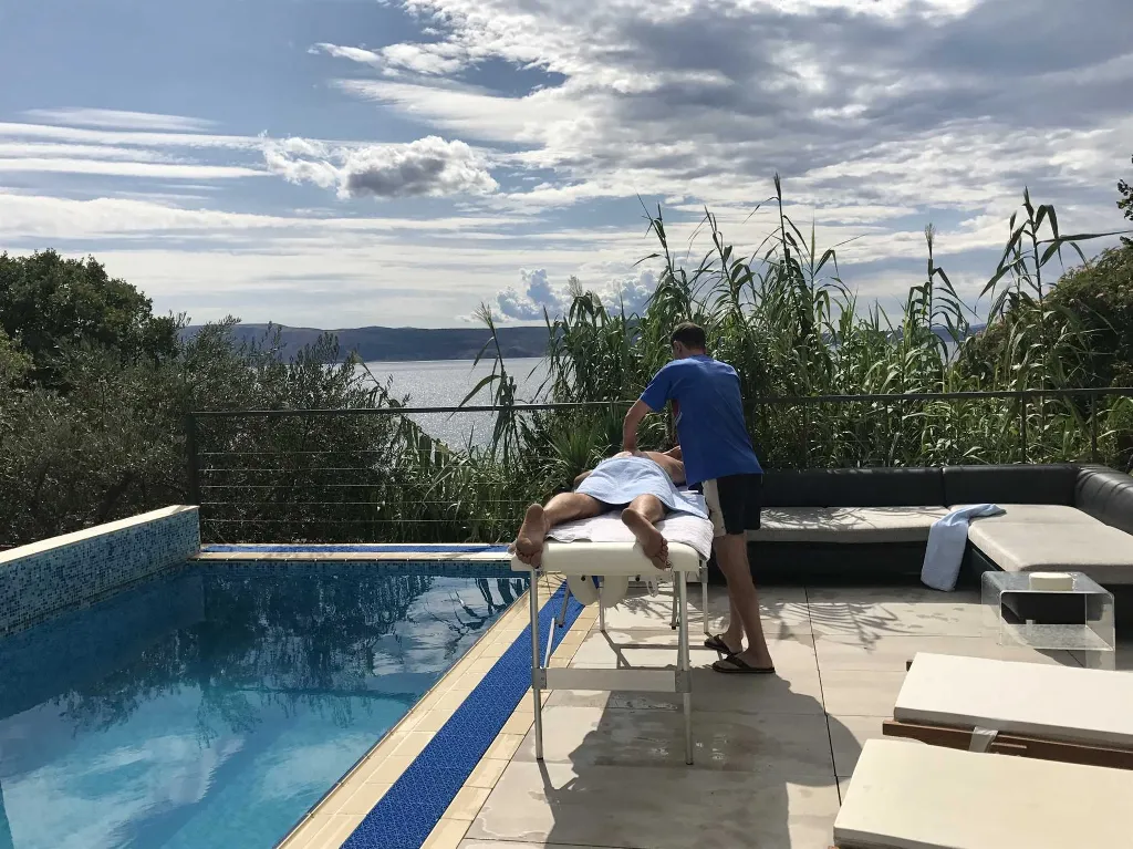 Loft with Sea Views and Pool in Novi Vinodolski