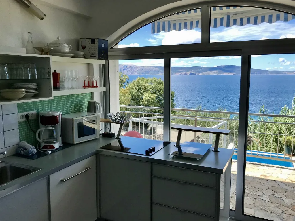 Loft with Sea Views and Pool in Novi Vinodolski