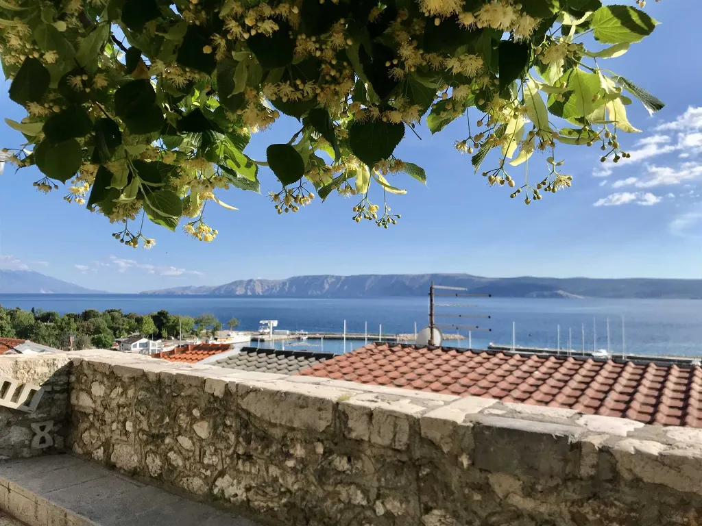 Loft with Sea Views and Pool in Novi Vinodolski