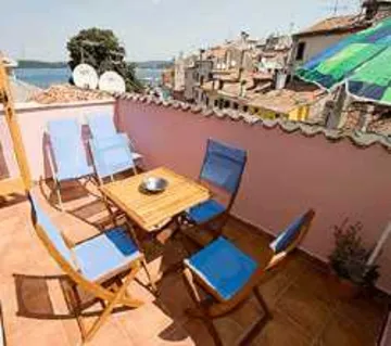 Two-Bedroom Apartment for Up to 6 in Rovinj