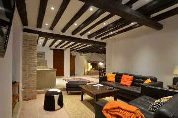 Rovinj Villa with 5 Bedrooms for 12 Guests