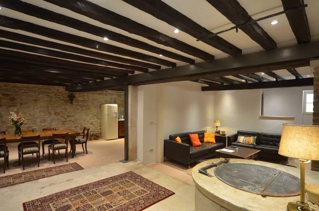 Rovinj Villa with 5 Bedrooms for 12 Guests