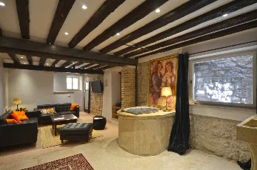 Rovinj Villa with 5 Bedrooms for 12 Guests