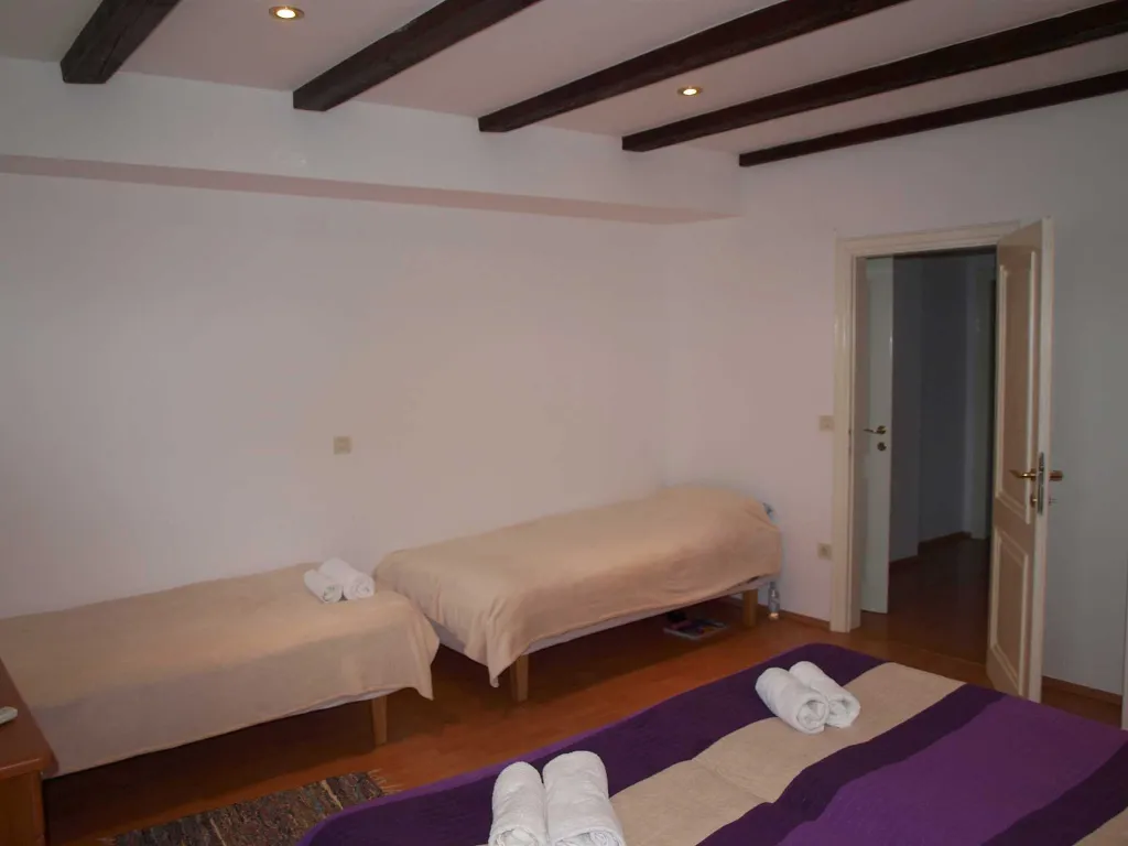 Rovinj Villa with 5 Bedrooms for 12 Guests