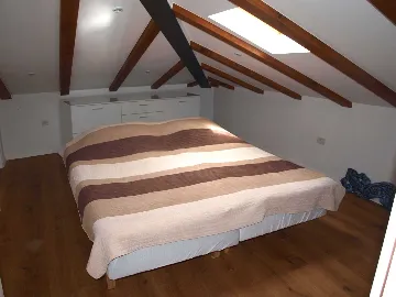 Rovinj Villa with 5 Bedrooms for 12 Guests