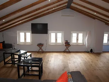 Rovinj Villa with 5 Bedrooms for 12 Guests