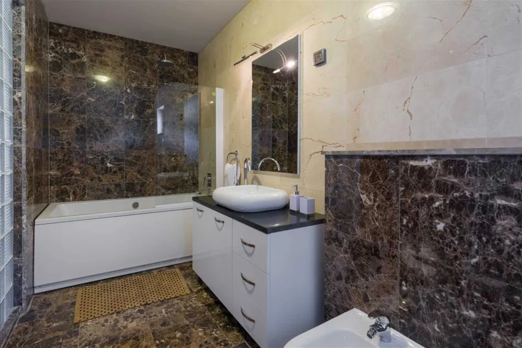 Air-Conditioned 3-Bedroom Apartment in Milna