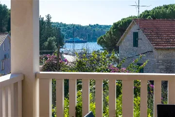 Air-Conditioned 3-Bedroom Apartment in Milna