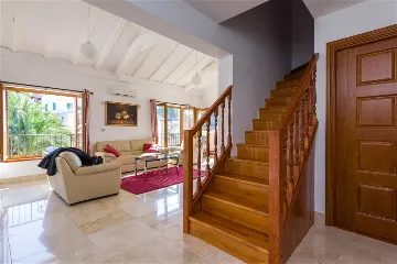 Air-Conditioned 3-Bedroom Apartment in Milna