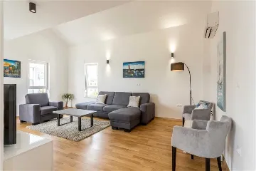 3-Bedroom Apartment in Podstrana with Sea View