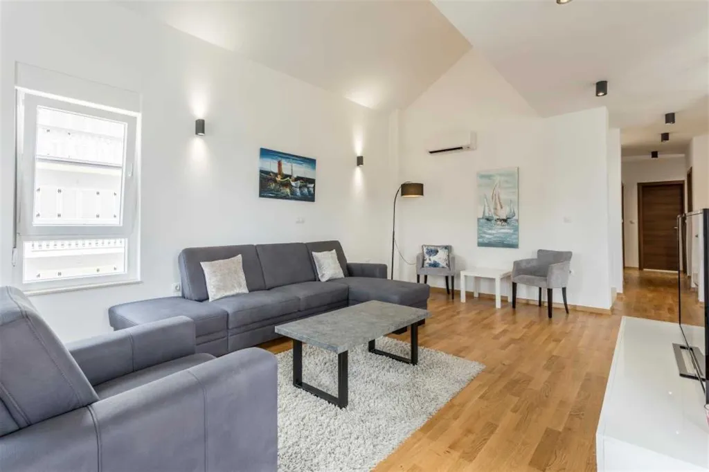 3-Bedroom Apartment in Podstrana with Sea View