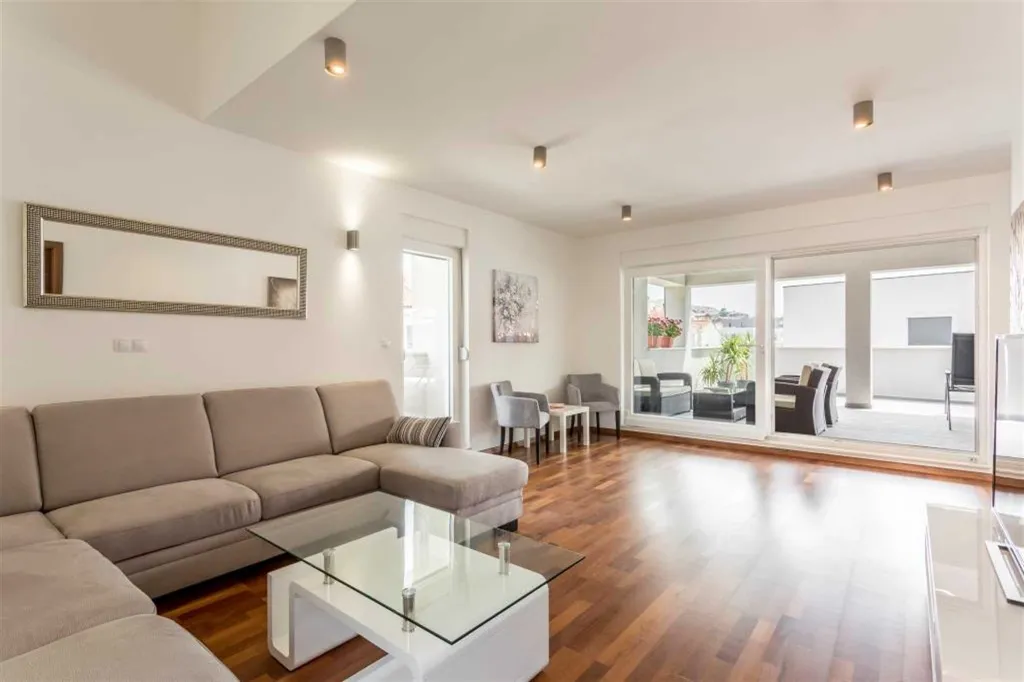 Podstrana 6-Bedroom Apartment with Sea-View Terrace