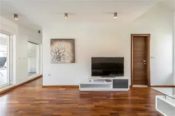 Podstrana 6-Bedroom Apartment with Sea-View Terrace