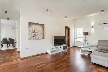 Podstrana 6-Bedroom Apartment with Sea-View Terrace