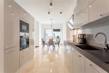 Podstrana 6-Bedroom Apartment with Sea-View Terrace