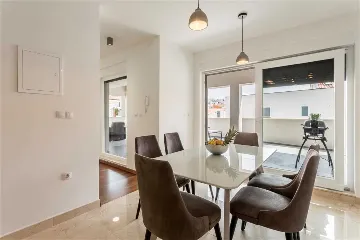 Podstrana 6-Bedroom Apartment with Sea-View Terrace