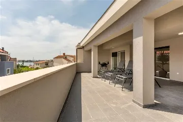 Podstrana 6-Bedroom Apartment with Sea-View Terrace