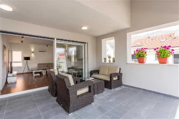 Podstrana 6-Bedroom Apartment with Sea-View Terrace