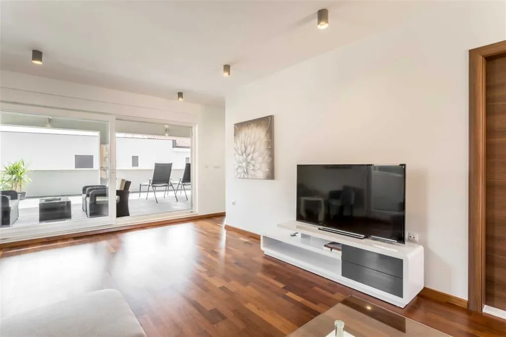 Podstrana 6-Bedroom Apartment with Sea-View Terrace