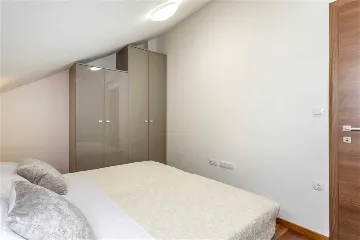 Podstrana 6-Bedroom Apartment with Sea-View Terrace