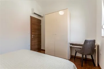 Podstrana 6-Bedroom Apartment with Sea-View Terrace