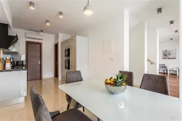 Podstrana 6-Bedroom Apartment with Sea-View Terrace