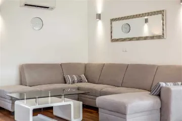 Podstrana 6-Bedroom Apartment with Sea-View Terrace