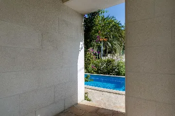 3-Bedroom Apartment with Private Pool in Milna