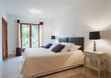 3-Bedroom Apartment in Milna for Up to 8