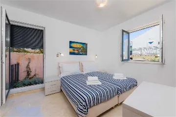 Air-Conditioned 2-Bedroom Apartment in Milna