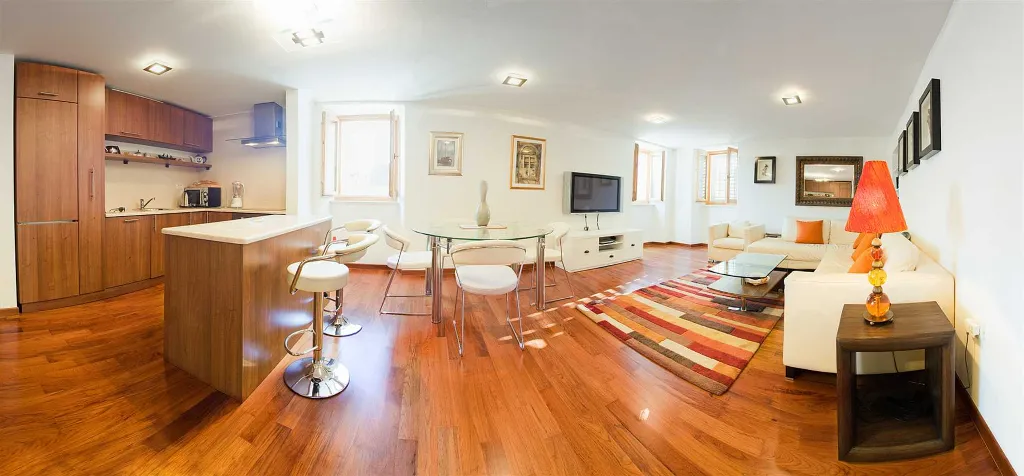 Split 2-Bedroom Apartment for up to 6 Guests