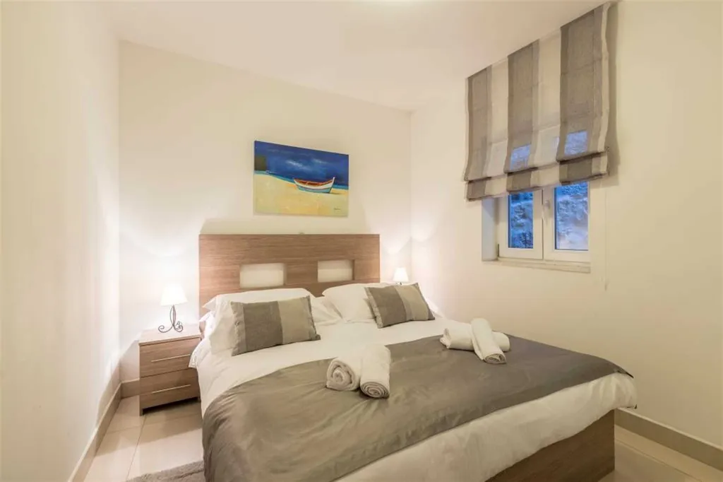 2-Bedroom Apartment in Split with Shared Terrace