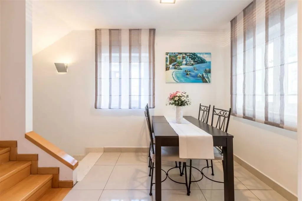 2-Bedroom Apartment in Split with Shared Terrace