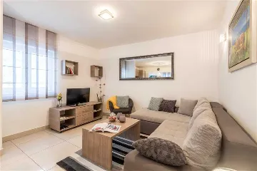 2-Bedroom Apartment in Split with Shared Terrace