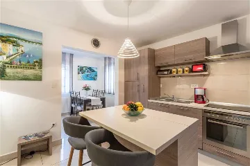 2-Bedroom Apartment in Split with Shared Terrace