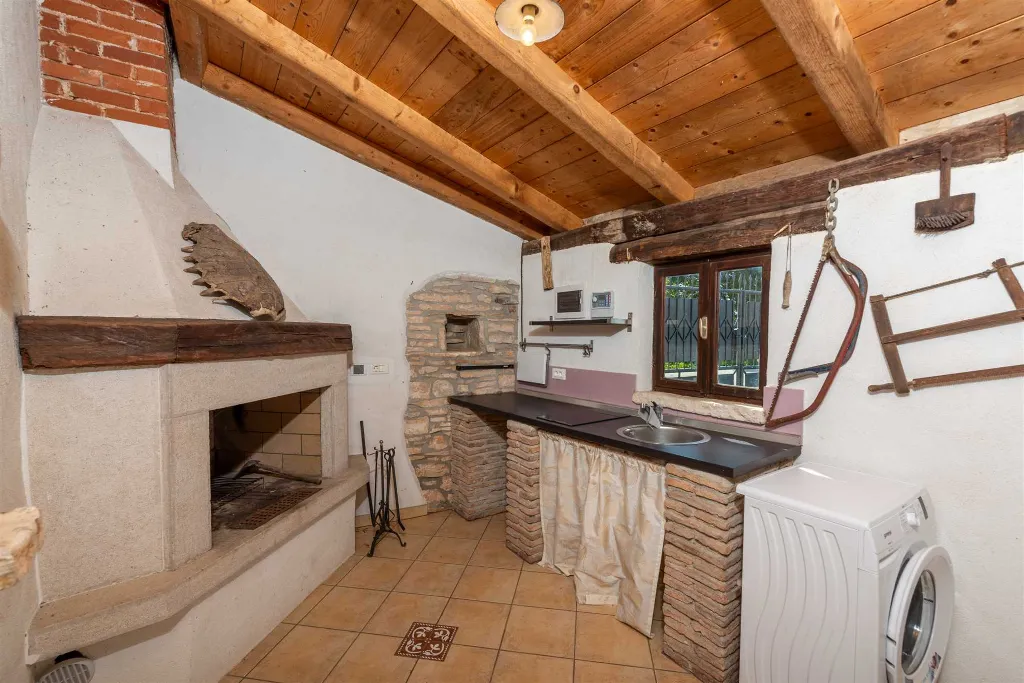 2-Bedroom Villa with Pool in Kanfanar (Sleeps 4)