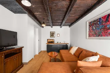 2-Bedroom Villa with Pool in Kanfanar (Sleeps 4)