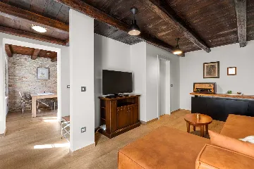 2-Bedroom Villa with Pool in Kanfanar (Sleeps 4)