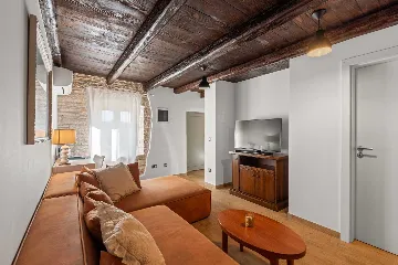 2-Bedroom Villa with Pool in Kanfanar (Sleeps 4)