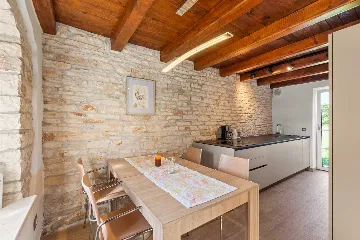 2-Bedroom Villa with Pool in Kanfanar (Sleeps 4)