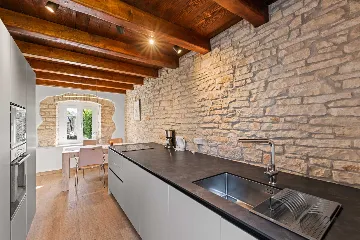 2-Bedroom Villa with Pool in Kanfanar (Sleeps 4)