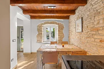 2-Bedroom Villa with Pool in Kanfanar (Sleeps 4)