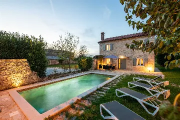 2-Bedroom Villa with Pool in Kanfanar (Sleeps 4)