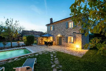 2-Bedroom Villa with Pool in Kanfanar (Sleeps 4)