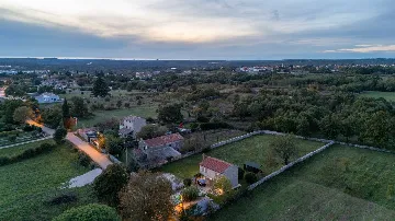 2-Bedroom Villa with Pool in Kanfanar (Sleeps 4)