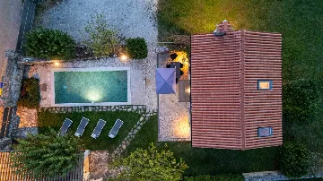 2-Bedroom Villa with Pool in Kanfanar (Sleeps 4)