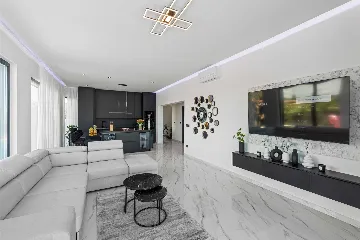 3-Bedroom Villa with Pool in Kanfanar